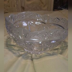 Vintage Cut Glass Crystal Serving Bowl Floral Starburst Scalloped Edge